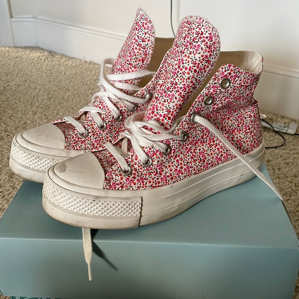 Platform flower patter converse